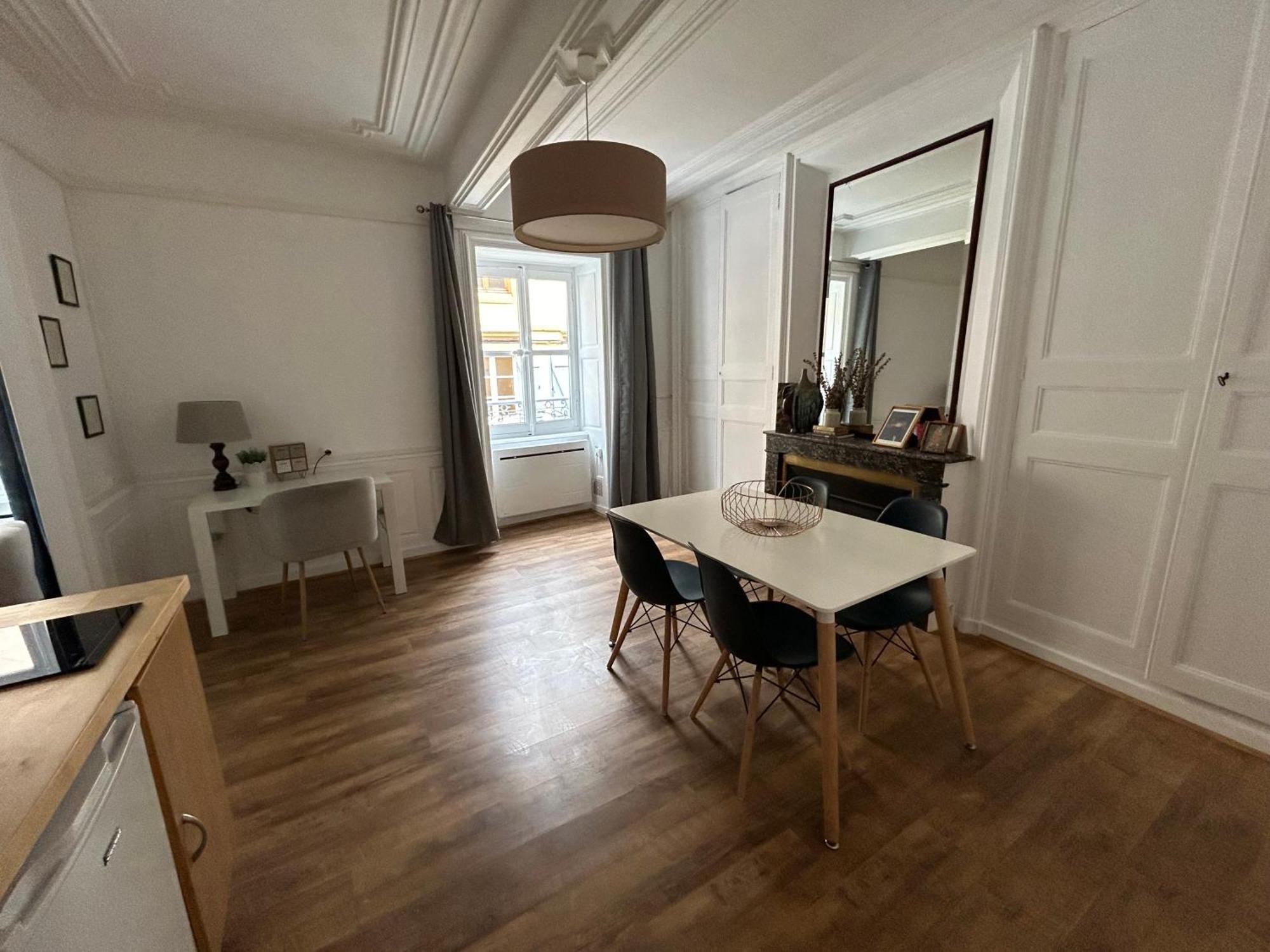 Appartement Cosy Charme Ancien Thizy-les-Bourgs Εξωτερικό φωτογραφία